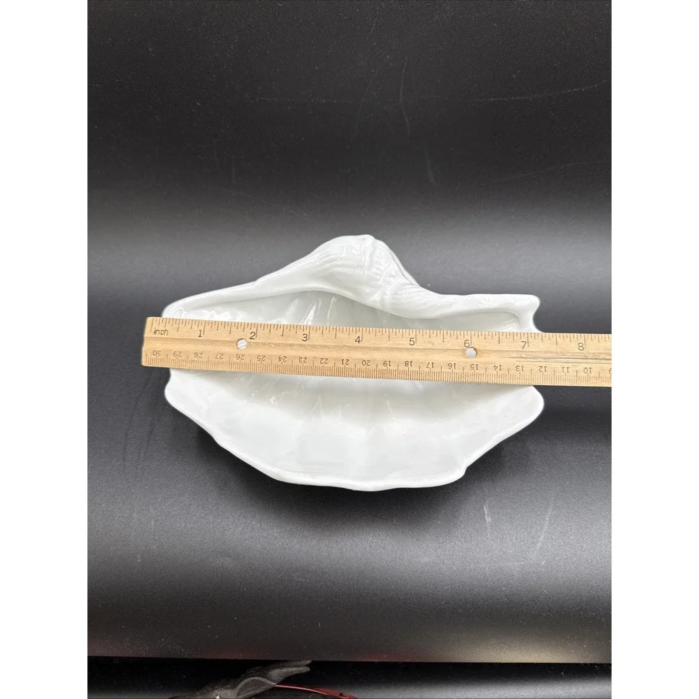 Pottery Barn White Clam Scallop Shell Appetizer / Soap Dish Discontinued EUC